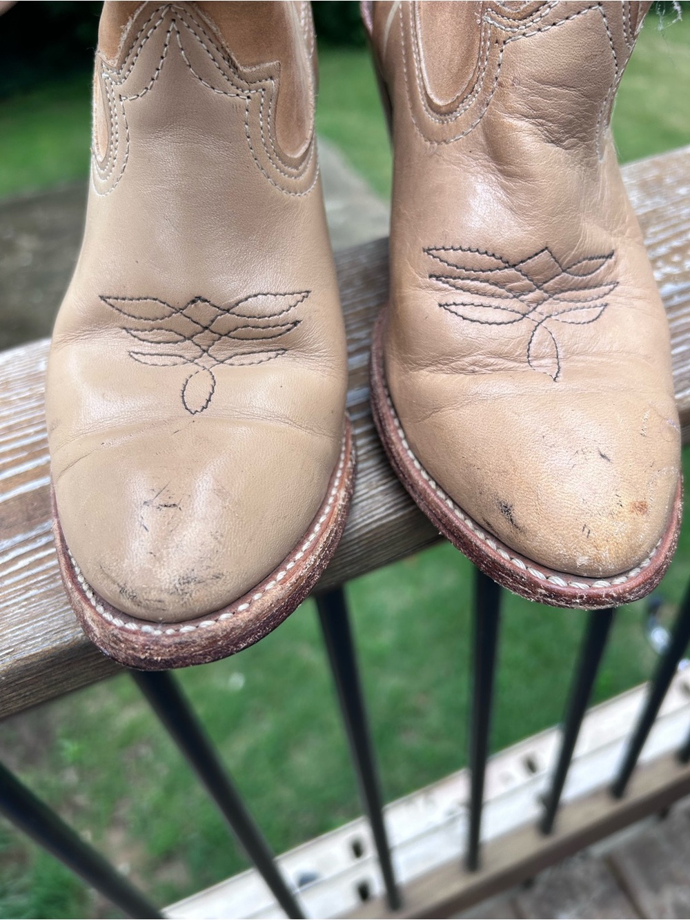 Vintage Acme USA Tan Two Tone Leather Western Cowboy Boots Women’s 7M - Picture 6 of 8